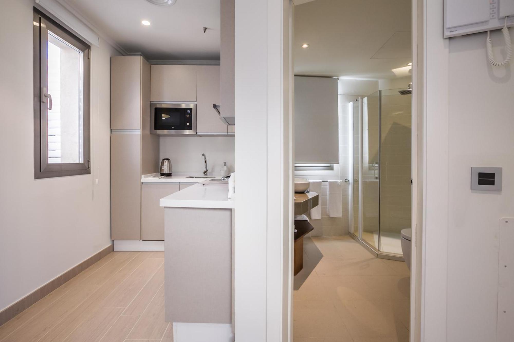 Welldone Cathedral Suites Seville Bilik gambar
