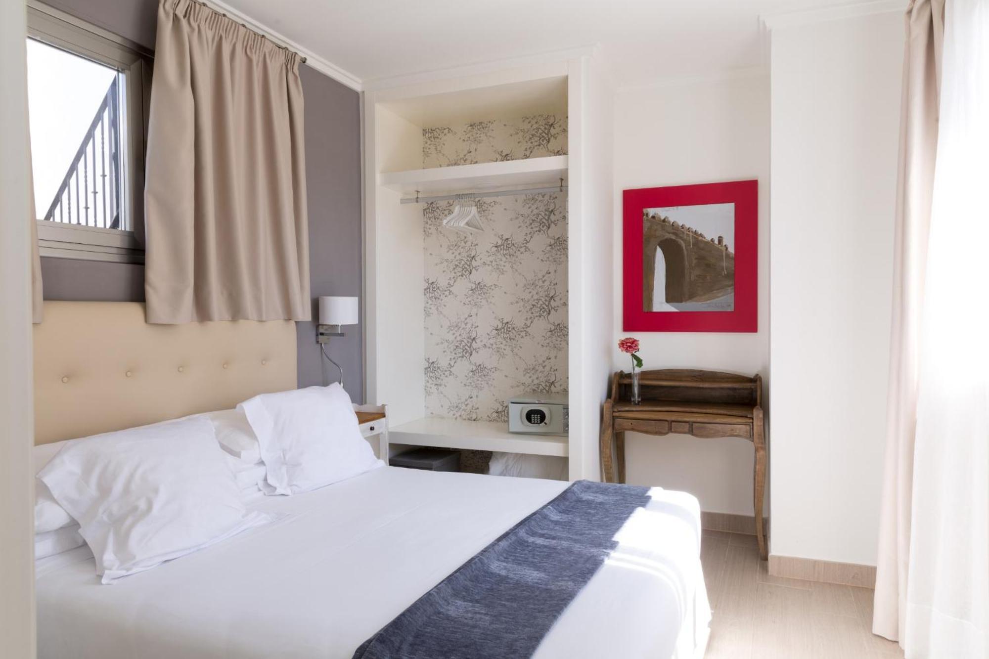 Welldone Cathedral Suites Seville Bilik gambar