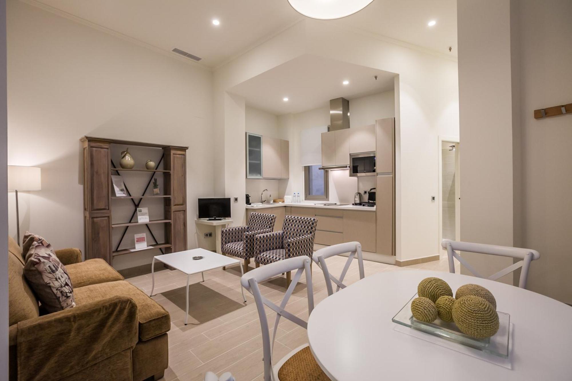 Welldone Cathedral Suites Seville Bilik gambar